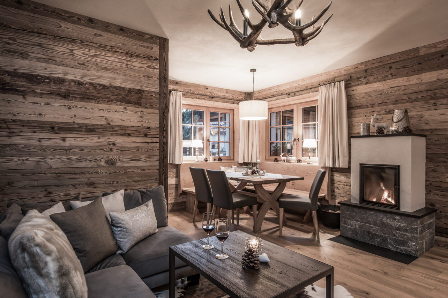 gemütlicher Wohnraum im Chalet | Alpenchalets Warth am Arlberg