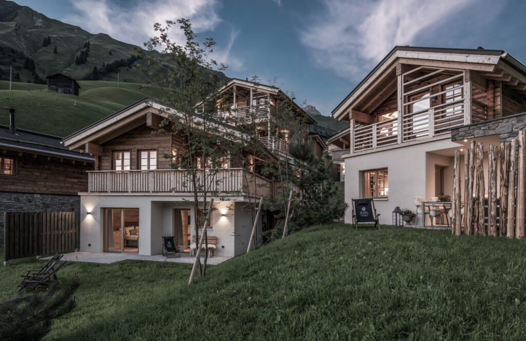 Chalets bei Sonnenuntergang | Chalet Ferienhaus