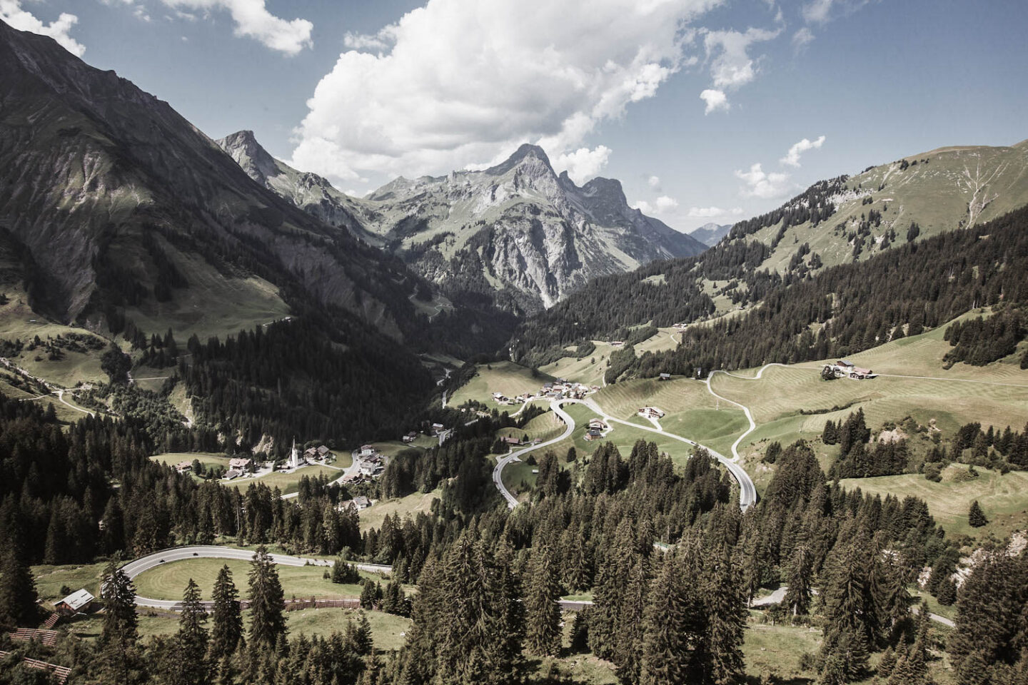 Ortsbild von Schröcken im Sommer | Chaletdorf