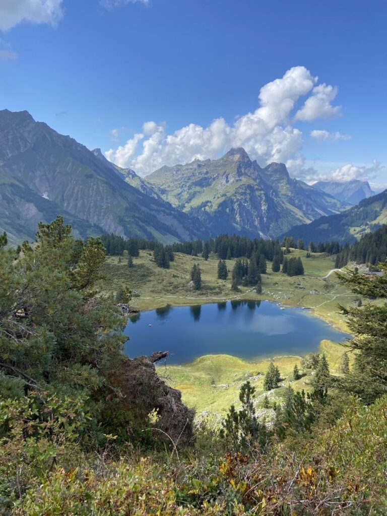 Naturjuwel Körbersee direkt von den Aadla Chalets erreichbar